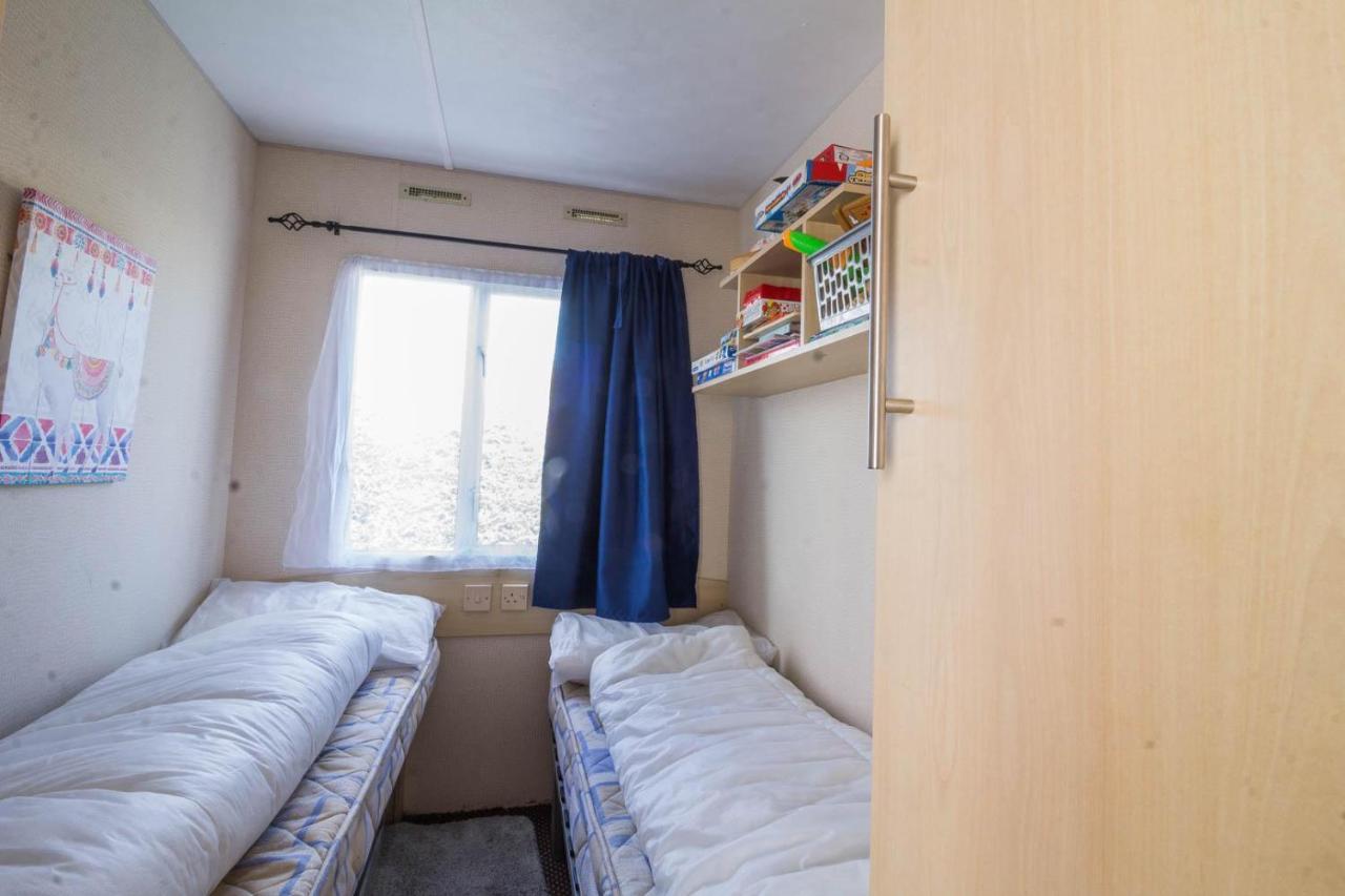 Great 8 Berth Caravan For Hire At Southview Holiday Park In Skegness Ref 33025E Exterior foto